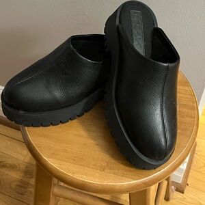 Black Women's Slip-On Shoes